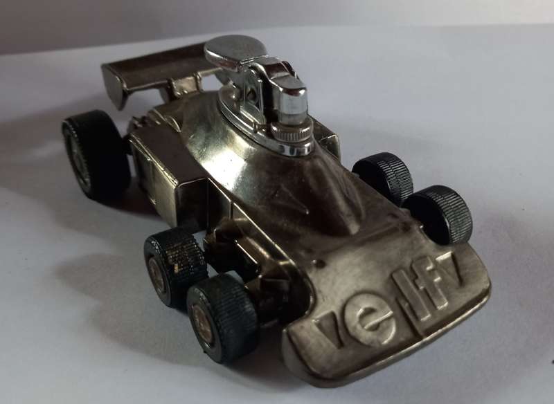Vintage table lighter