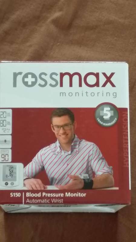 rossmax wrist blood pressure monitor