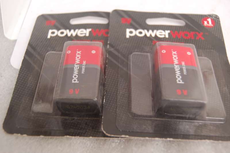 PACK OF 2 -9 VOLT POWERWORX BATTERIES