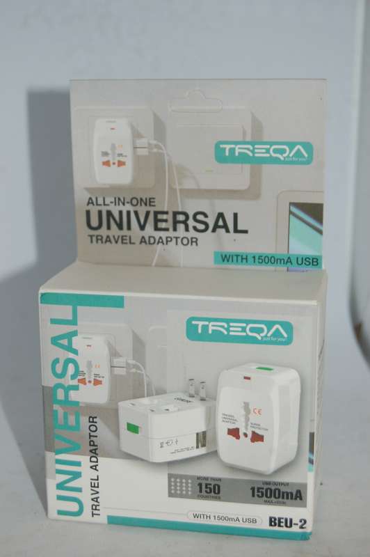 UNIVERSAL TRAVEL PLUG ADAPTER