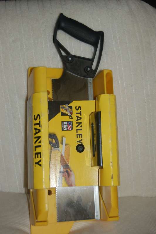 STANLEY CROSSCUT SAW WITH MITRE BOX 22.5, 45 AND 90 DEGREE OPTIONS