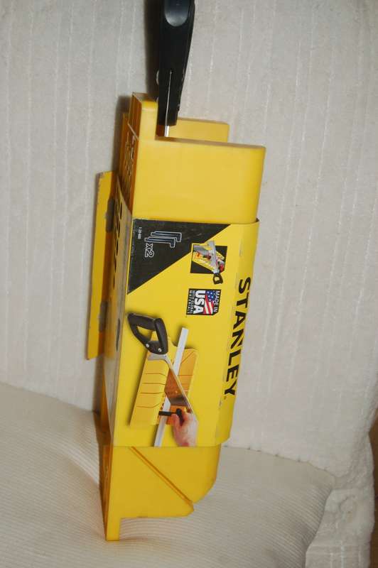 STANLEY CROSSCUT SAW WITH MITRE BOX 22.5, 45 AND 90 DEGREE OPTIONS