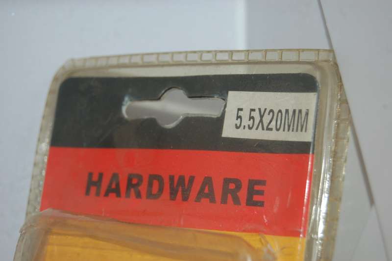 5.5MM BY 20MM BOLT HEAD ZINC PLATED SCREWS PACK APPROX 40 SCREWS