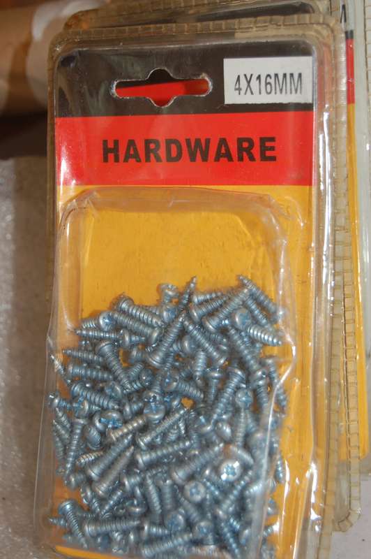 STEEL ROUND HEAD WOOD SCREWS 4MM BY 16MM (50 PER PACK)