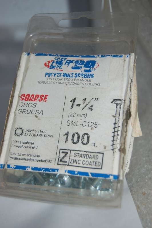 ZINC COATED 1 1/4 INCH SCREWS NEW APPROX 90 PIECES