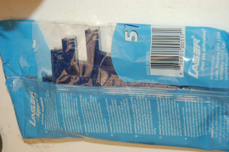 LASER SPORT 2 -TWIN BLADE RAZOR WITH SMOOTHSTRIP (5 RAZORS IN THE PACK)
