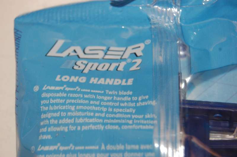 LASER SPORT 2 -TWIN BLADE RAZOR WITH SMOOTHSTRIP (5 RAZORS IN THE PACK)