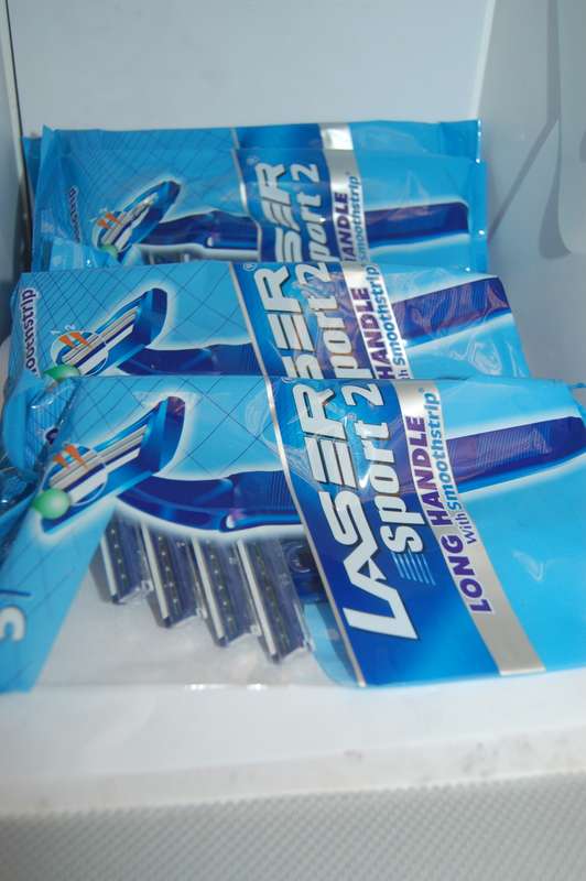 LAZER TWIN BLADE WITH SOFT STRIP SHAVER 5 IN A PACK