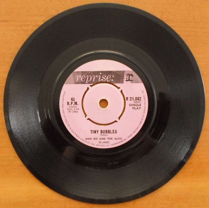 Don Ho and The Aliis - Tiny Bubbles / Born Free