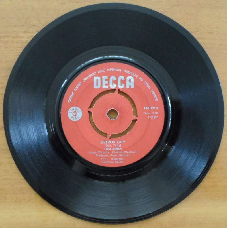 Tom Jones - Detroit City