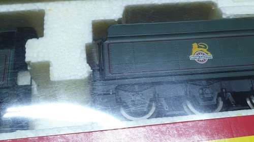 Hornby Castle Class Locomotive - OO Scale