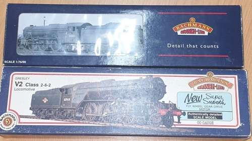 Bachmann Dual  -  Class V2 Locomotives - OO Scale