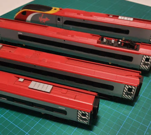 Hornby Pendolino - OO Scale - 7 car set