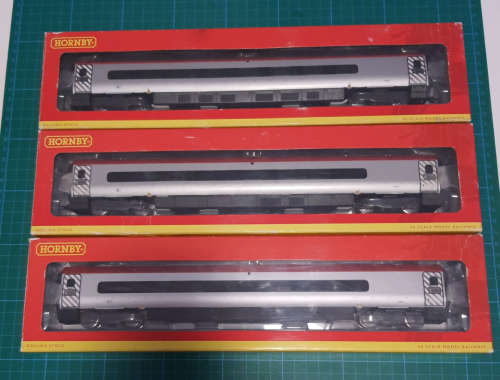 Hornby Pendolino - OO Scale - 7 car set