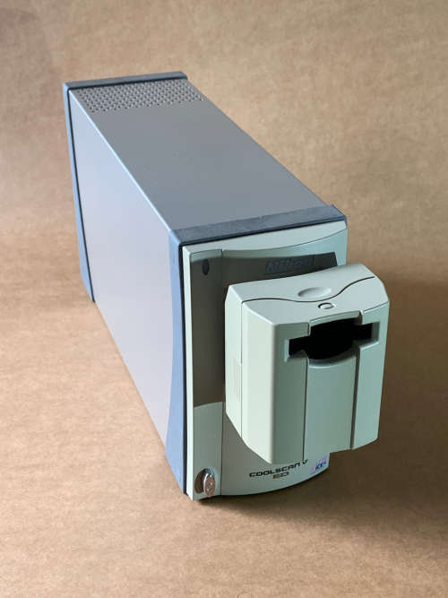 Nikon Coolscan V ED - 4000dpi 35mm Film Scanner (TESTED + WORKS) (PLEASE READ)