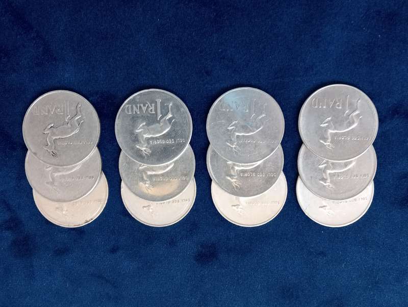 R1 - SET OF 12 COINS 3 X EACH OF 1977, 1978, 1979, 1988