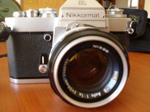 Nikkormat EL + Nikkor-S Auto 1:1.4 f=50mm