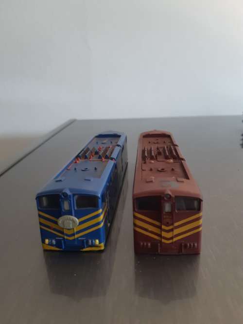2 Lima SAR 5E locomotive shells