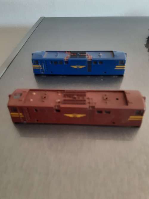 2 Lima SAR 5E locomotive shells