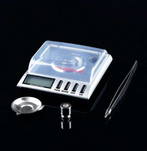 Jewelry / gold / diamond scale 0.001 g - 20 gram. With calibration weight and tweezer and more