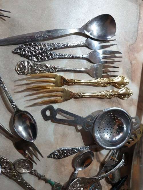 collection of spoons gold plated 24 carat etc - vintage read