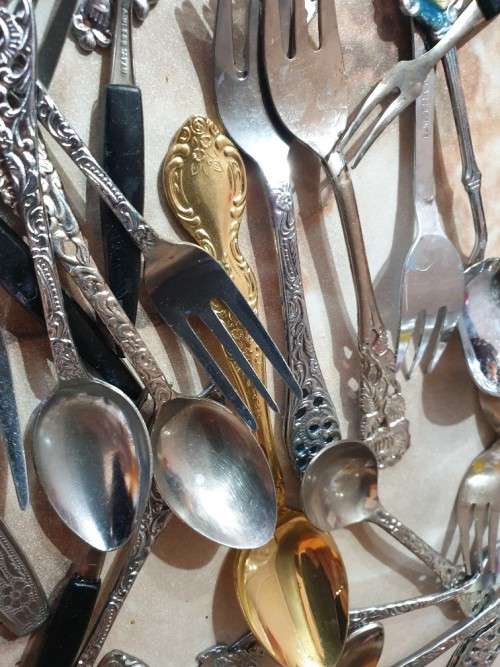 collection of spoons gold plated 24 carat etc - vintage read