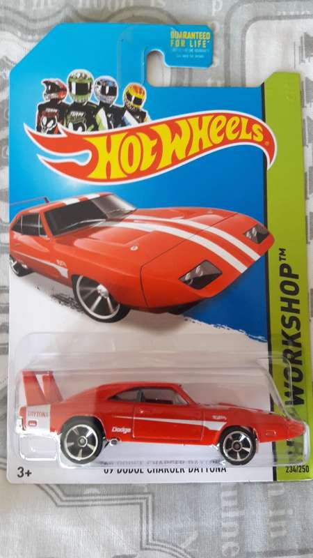 HOTWHEELS 69 DODGE CHARGER DAYTONA LONG CARD