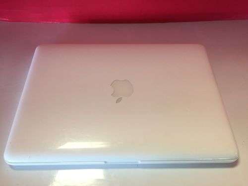 Apple MacBook White 13.3" 250GB HDD 2.2 GHz 4GB RAM
