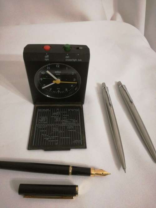 PARKER PEN AND PENCIL SET, IRIDIUM (germany) FOUNTAIN PEN AND CLOCK(working). Bid for ALL