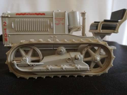 VINTAGE 1928 Caterpillar 2 ton 1:16 Scale die cast NORSCOT