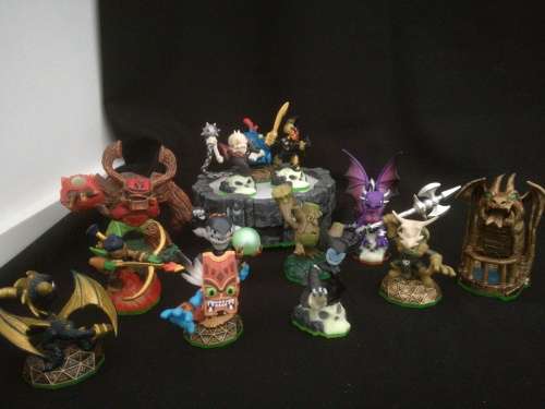 COLLECTABLE 14 pieces ACTIVISION COLLECTION.