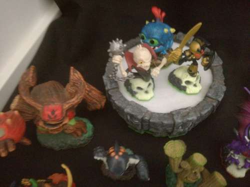 COLLECTABLE 14 pieces ACTIVISION COLLECTION.