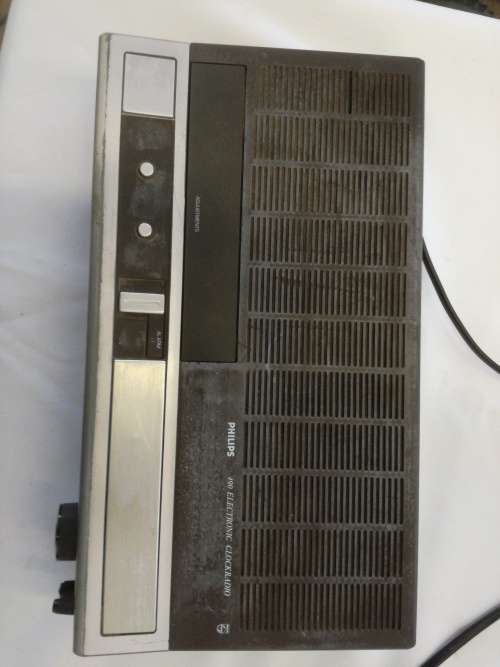 VINTAGE PHILIPS 490 ELECTRONIC CLOCKRADIO. 100% working!