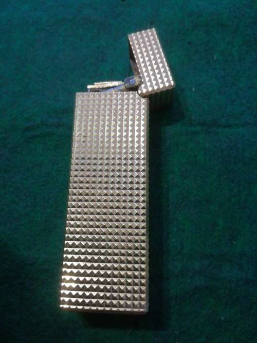 BEAUTIFUL VINTAGE JOHN STERLING GOLD PLATED LIGHTER.