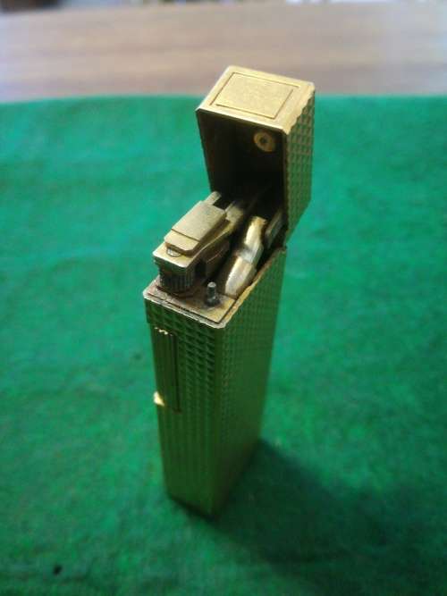 BEAUTIFUL VINTAGE JOHN STERLING GOLD PLATED LIGHTER.