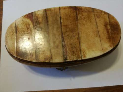 AMAZING VINTAGE JEWELLERY BOX. POSSIBLY BONE AND BRASS.