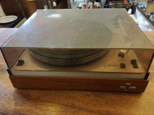 VINTAGE PHILIPS DIAMOND, HIGH FIDELITY INTERNATIONAL LP PLAYER.