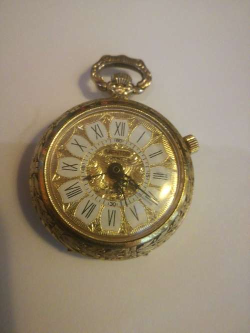 STUNNING HIGHLY ENGRAVED MENTOR 17 JEWELS POCKET WATCH.