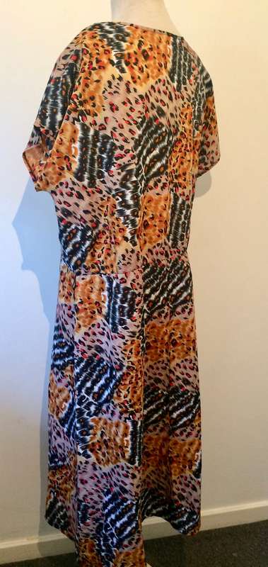 *** april end of summer sale ***   ANIMAL PRINT LEOPARD - SIZE 18