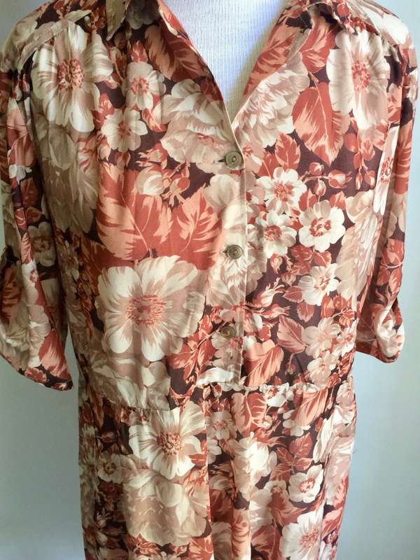 *** april end of summer sale ***  BROWN FLOWERS AND LEAVES DRESS - SIZE 12