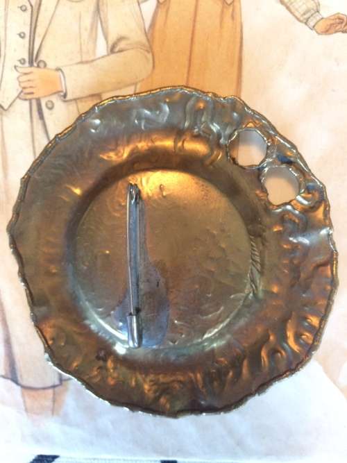 VINTAGE BIG BRASS AND BLACK STONE BROOCH