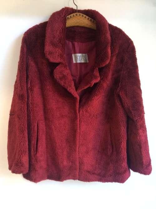 VINTAGE SEGAL MAROON SHEAR-LIKE FLUFFY  JACKET/ COAT - 16