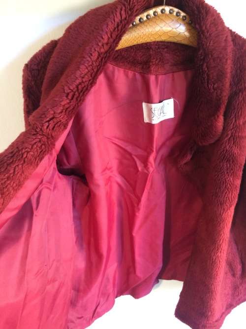 VINTAGE SEGAL MAROON SHEAR-LIKE FLUFFY  JACKET/ COAT - 16