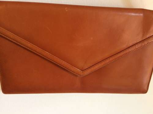 TAN SYNTHETIC LEATHER CLUTCH BAG