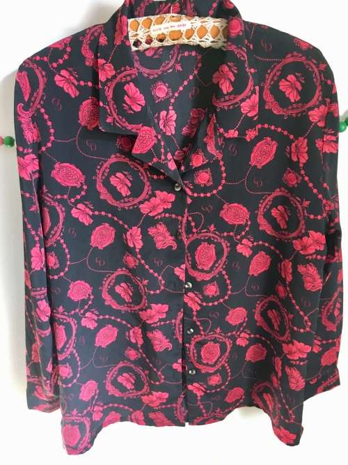 VINTAGE BLACK AND PINK BOGART SHIRT - 14
