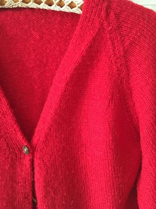 VINTAGE RED GRANNY KNIT JERSEY