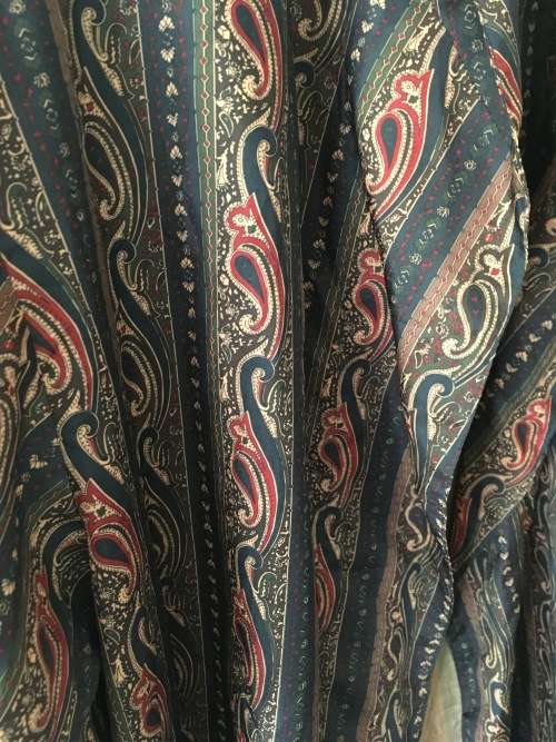 VINTAGE  ROBE 3 - KIMONO INSPIRED LOOK - MAROON NAVY PAISLEY