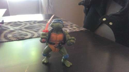 Orginal TMNT Leonardo figuriine near complete  .Missin 1 sword.