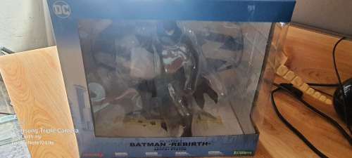 Batman 2017 rebirth Statue .