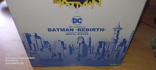 Batman 2017 rebirth Statue .